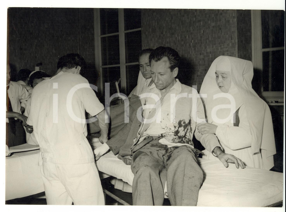 Fotografia d epoca originale 1959 TORINO Incidente stradale ad ASTI  Soccorsi ai feriti in ospedale Foto 1