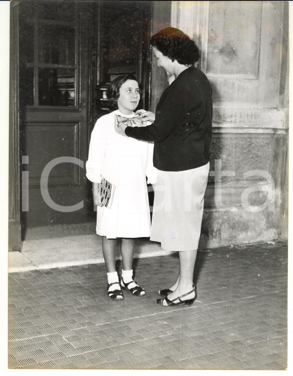 Fotografia d epoca originale 1956 GENOVA  COSTUME Primo giorno di scuola elementare Foto 18x24 cm 1