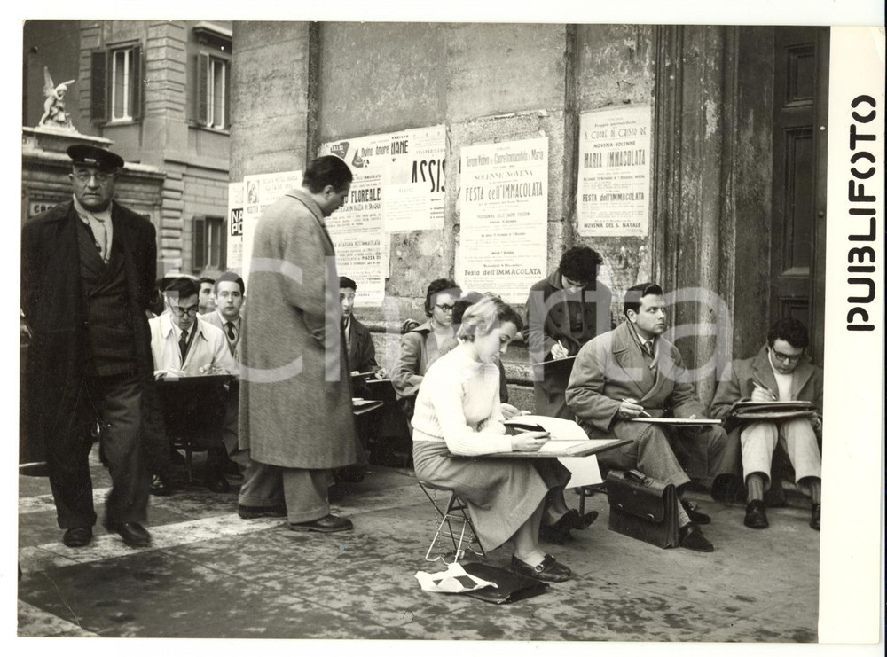 Fotografia d epoca originale 1954 ROMA  COSTUME Piazza del Popolo  Lezione di disegno all aperto Foto 1