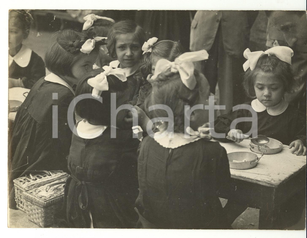 Fotografia d epoca originale 1946 MILANO Colonie Pontificia Commissione di Assistenza  Bambini in mensa 1