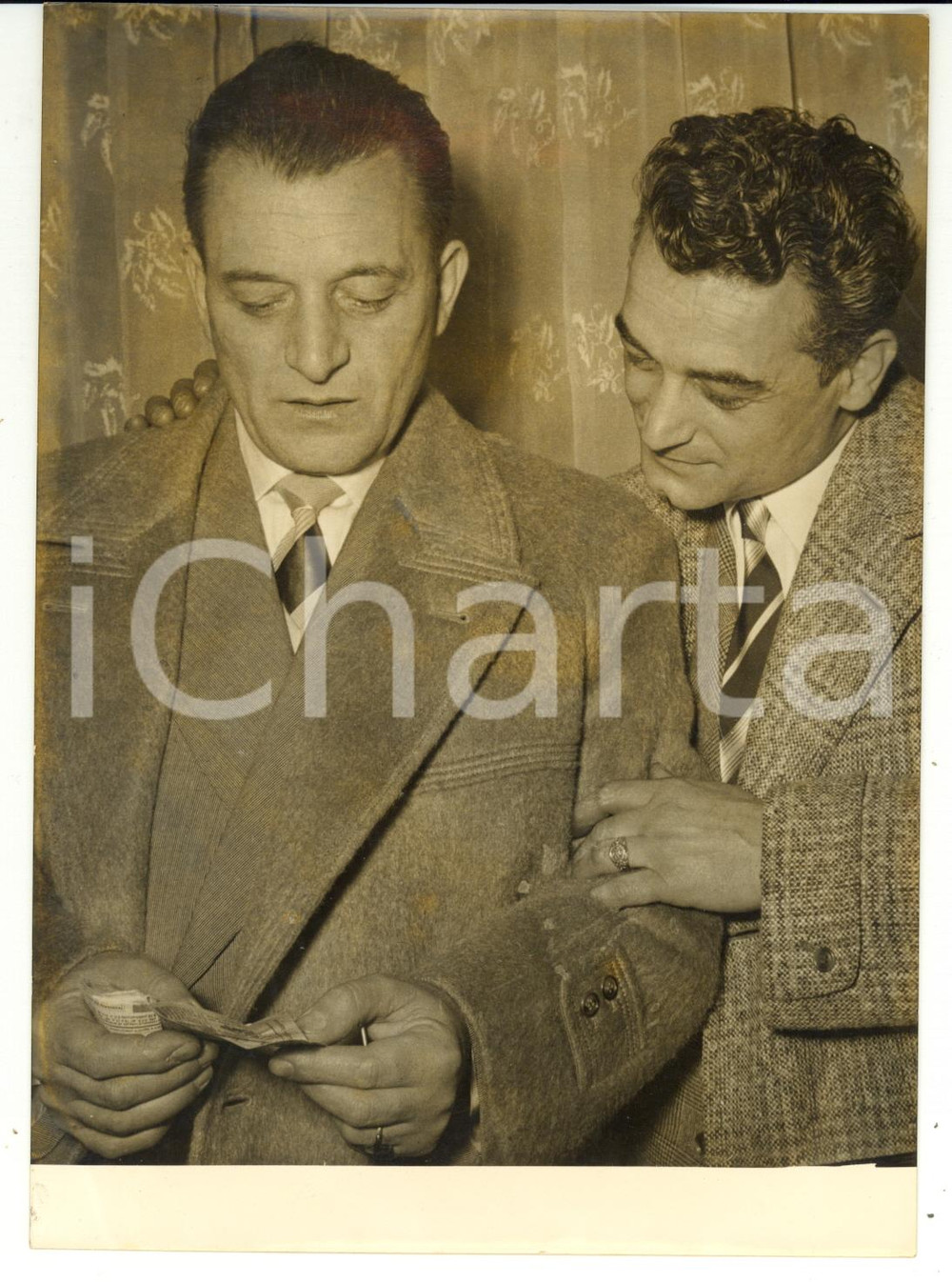 Fotografia d epoca originale 1955 ca TORINO  COSTUME Marcello SARTORI vincitore Lotteria Nazionale Foto 1