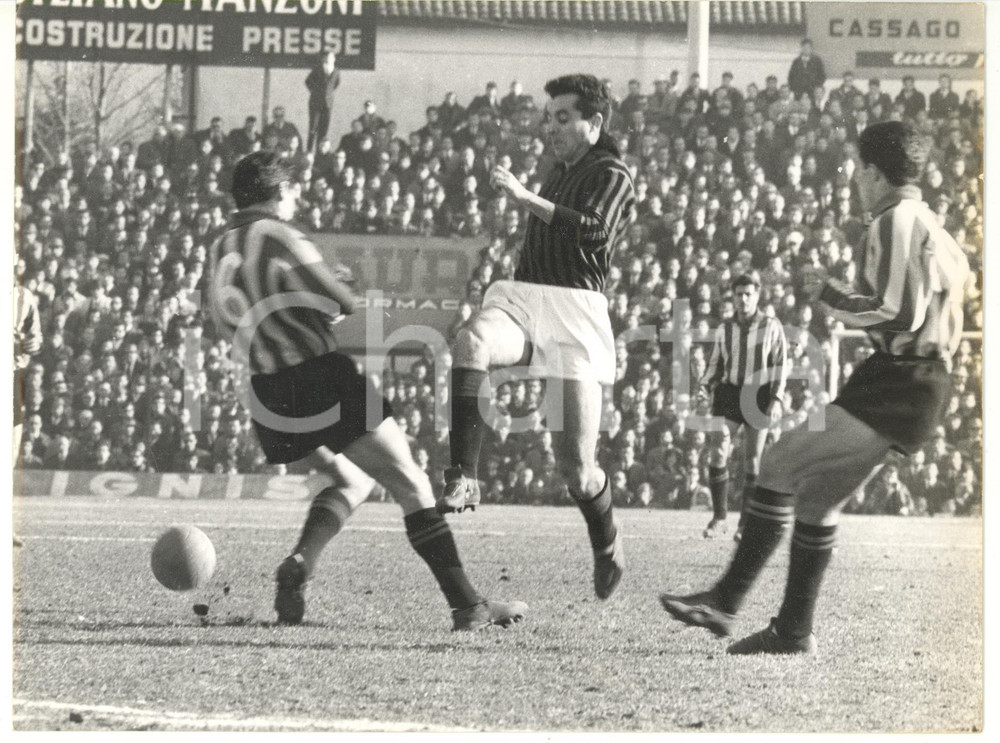 1962 LECCO-MILAN 2-2 - CALCIO Azione di Gino PIVATELLI *Foto 24x18 cm