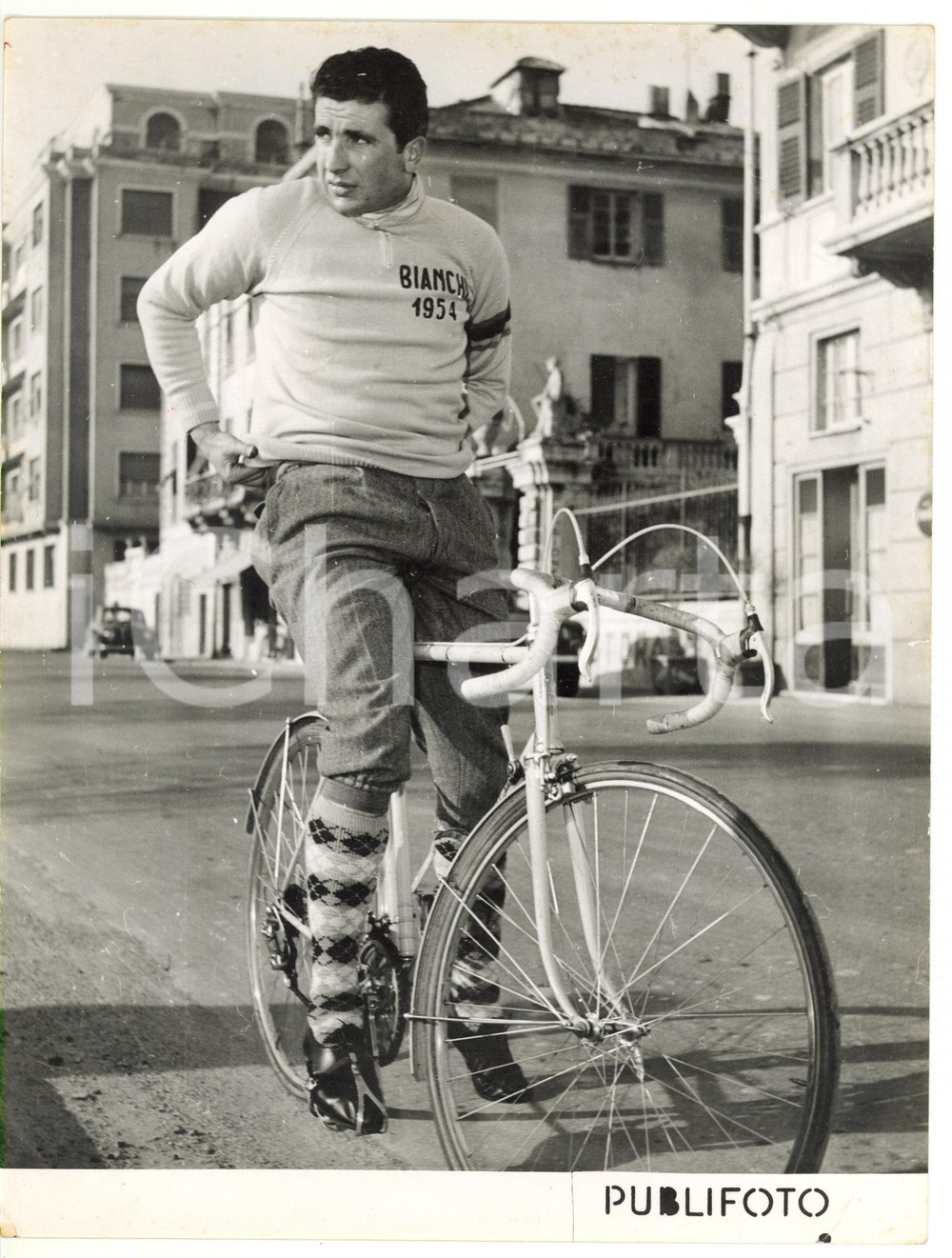 Fotografia d epoca originale 1955 VARAZZE  CICLISMO Riccardo FILIPPI durante gli allenamenti Foto 18x24 cm 1