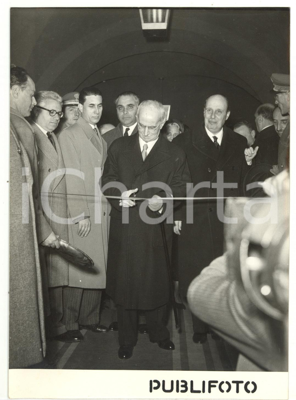 Fotografia d epoca originale 1955 ROMA TERMINI Inaugurazione metro  Luigi EINAUDI taglio del nastro Foto 1