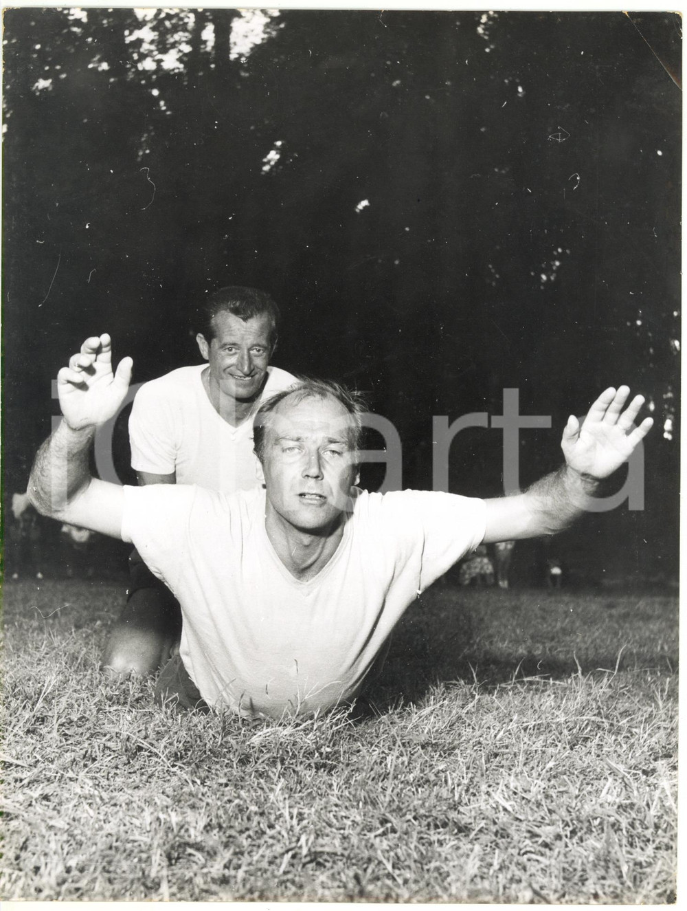 1955 SALICE TERME Ritiro GENOA - Gunnar GREN e Renzo MAGLI durante l'allenamento