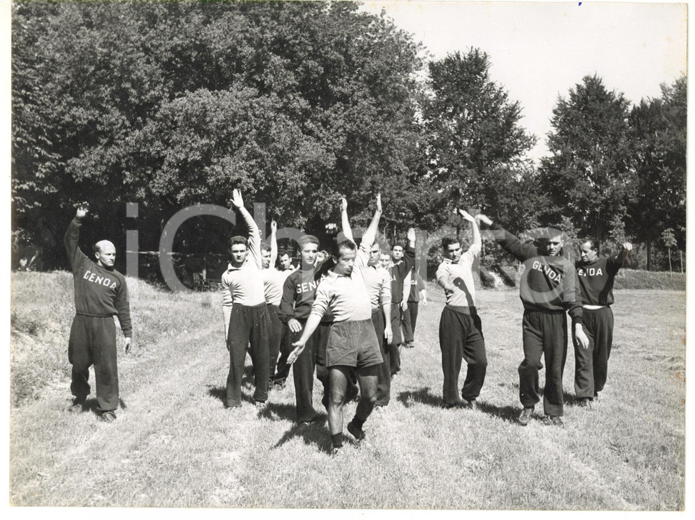 Fotografia d epoca originale 1955 SALICE TERME CALCIO  GENOA Allenamento della squadra  Foto 24x18 1