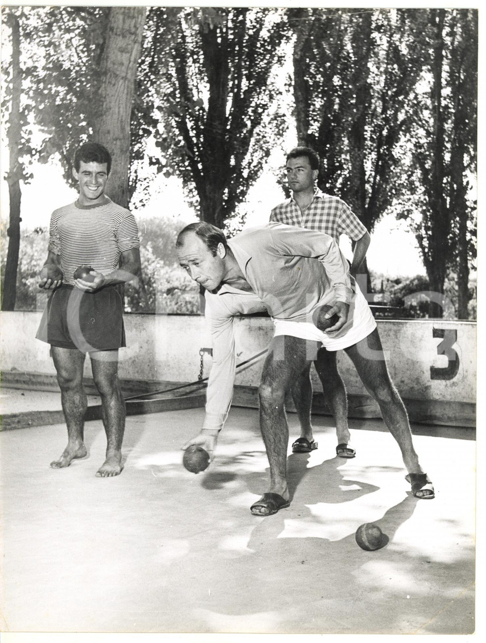 Fotografia d epoca originale 1955 SALICE TERME CALCIO  Ritiro GENOA Gunnar GREN bocce con Ivan FIROTTO 1