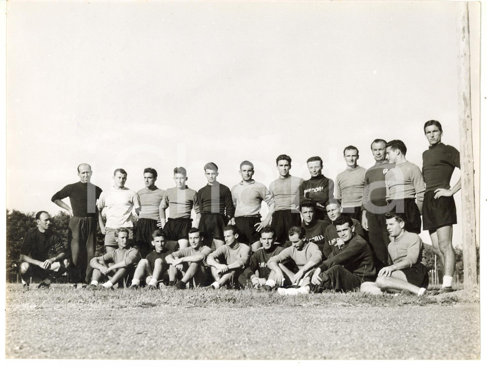 Fotografia d epoca originale 1955 NOVI LIGURE CALCIO Squadra SAMPDORIA in ritiro collegiale  Fotografia 24x18 1