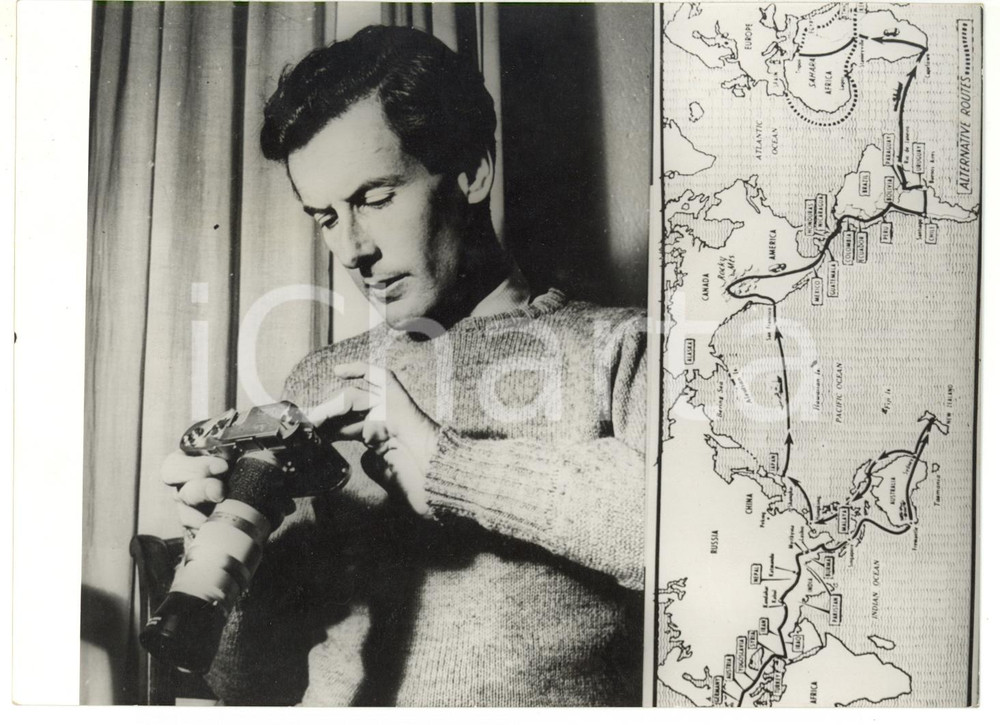 Fotografia d epoca originale 1956 BELGRADO Peter TOWNSEND collauda macchina fotografica LEICA FOTOMONTAGGIO 1