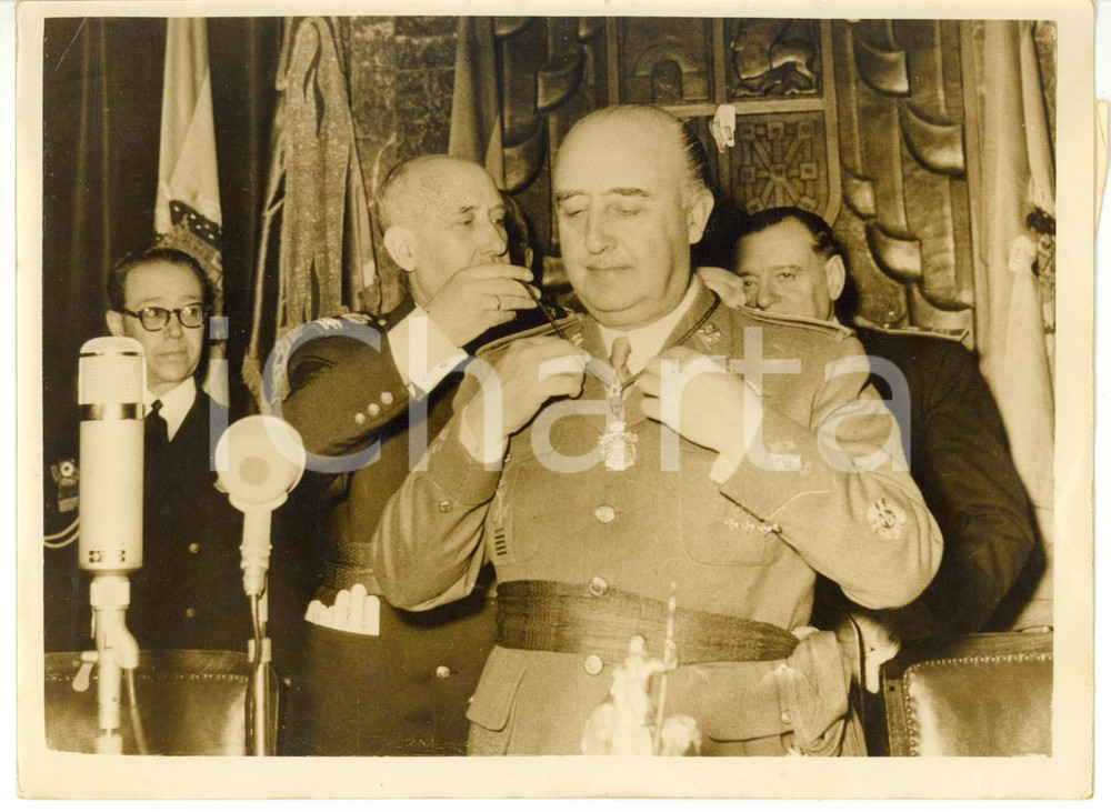 1955 MADRID Francisco FRANCO receiving honorary degree at telecommunications