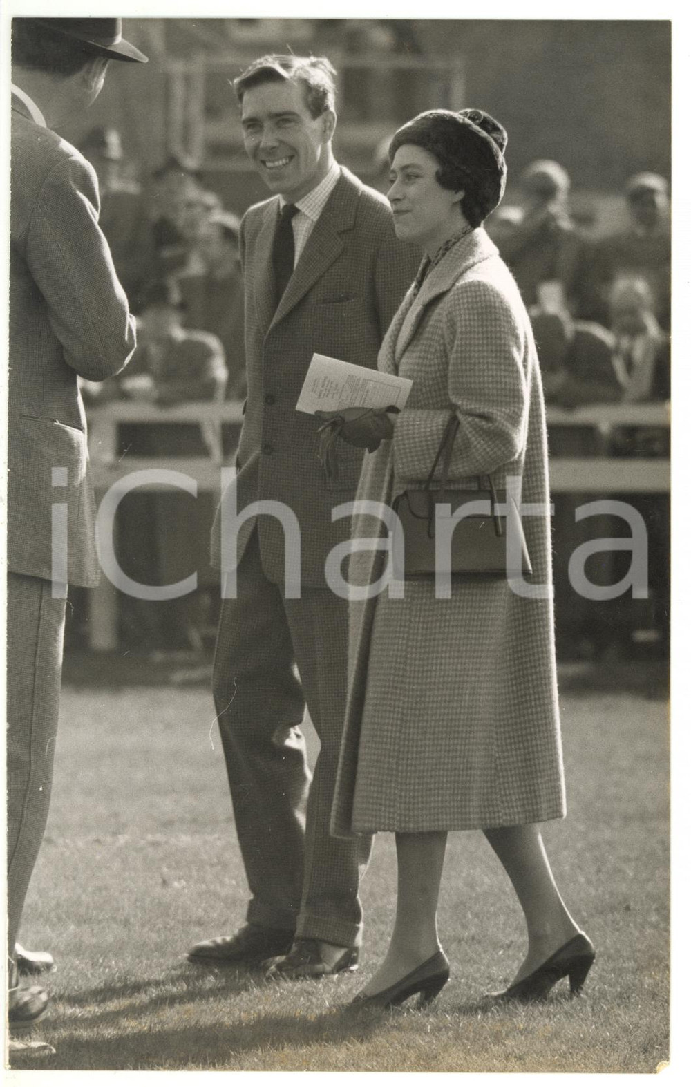 1960 NEWBURY RACECOURSE Princess MARGARET with her fiancé Antony ARMSTRONG-JONES
