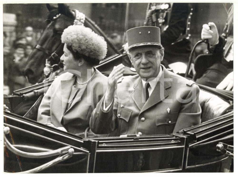 Fotografia d epoca originale 1960 LONDON Fleet Street  Charles DE GAULLE saluting the city crowds Photo 1
