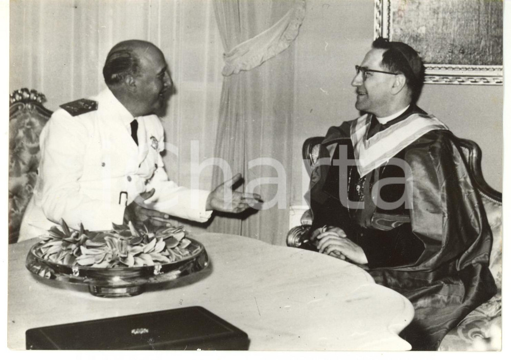 Fotografia d epoca originale 1956 MADRID Francisco FRANCO riceve il cardinale Giuseppe SIRI Foto 18x13 cm 1