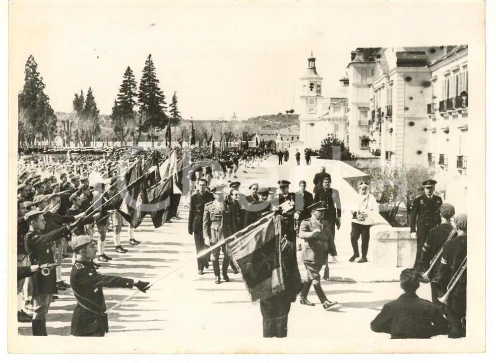 Fotografia d epoca originale 1953 MADRID Francisco FRANCO during the review of the young Falangists Photo 1