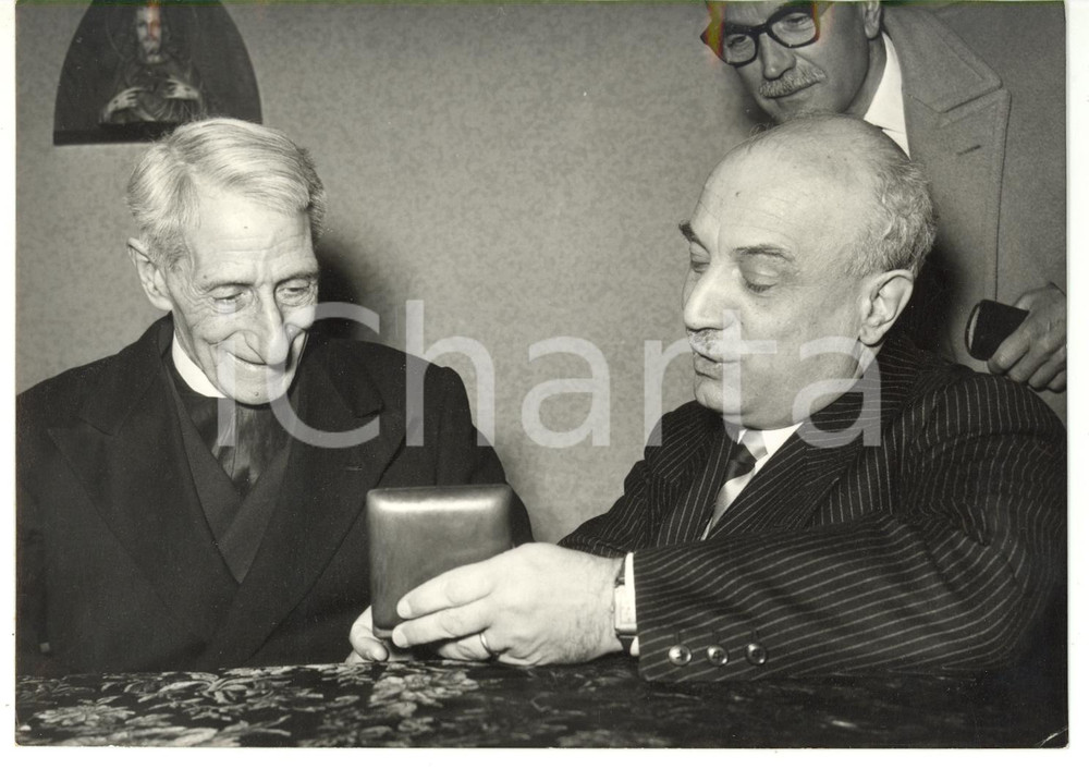 Fotografia d epoca originale 1959 ROMA  DC Amintore FANFANI consegna medaglia a don Luigi STURZO Foto 18x13 1