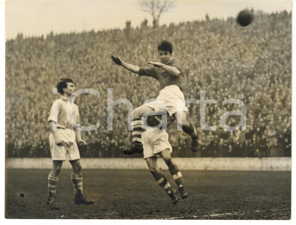 1953 LONDON CHARLTON ATHLETIC - MACHESTER CITY 2-1 - Header from Eddie FIRMANI 