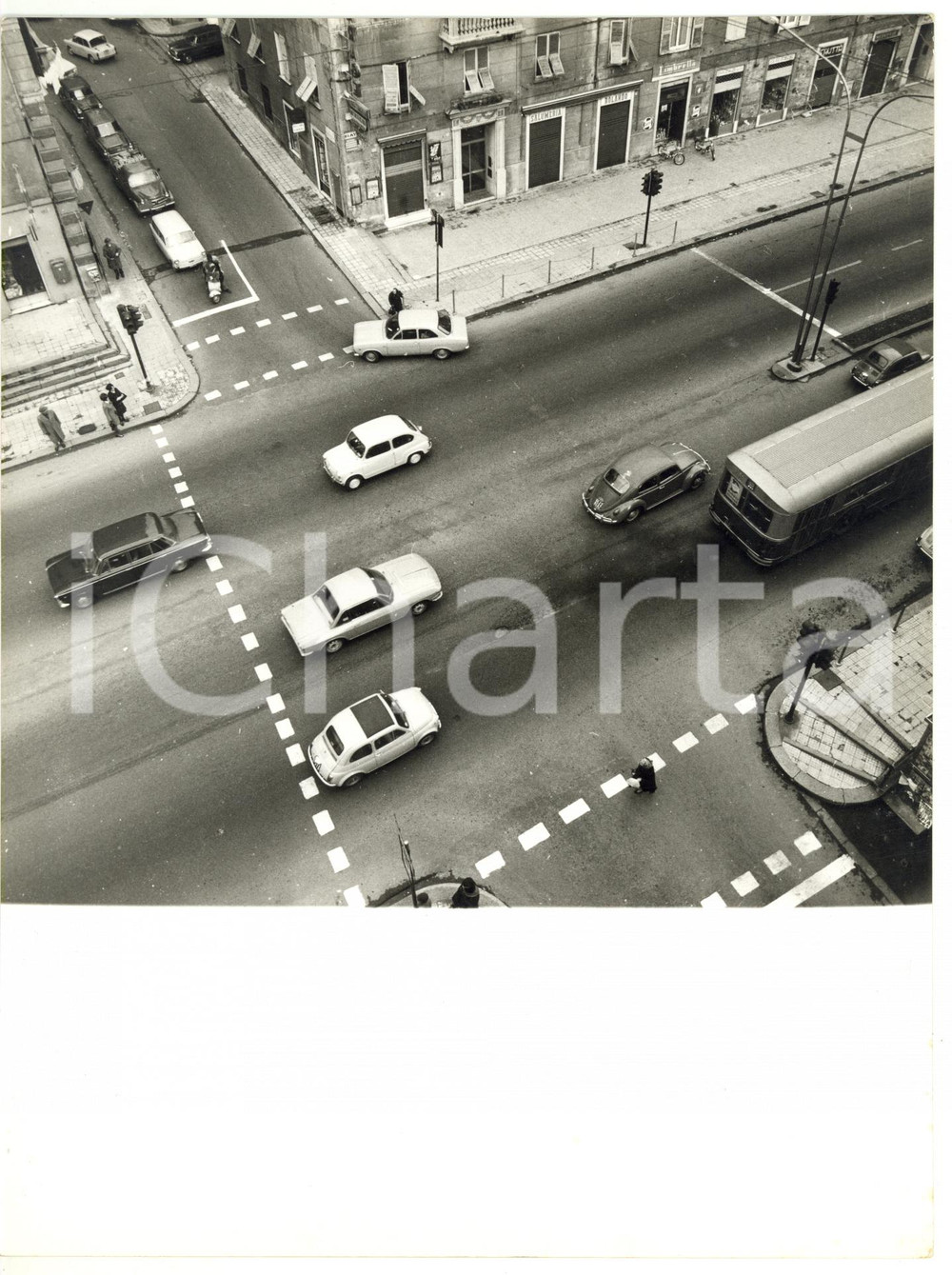 1965 ca GENOVA Via Antonio Cantore - Veduta del traffico *Foto VINTAGE 18x24
