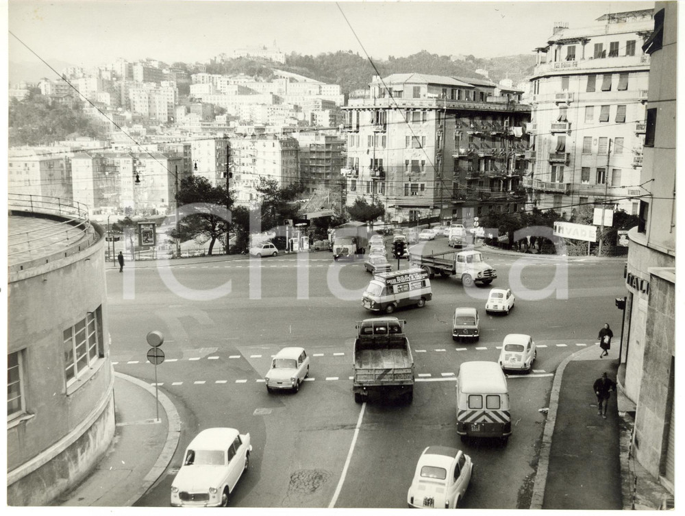1965 ca GENOVA Corso Aldo Gastaldi - Veduta strada trafficata *Fotografia 24x18