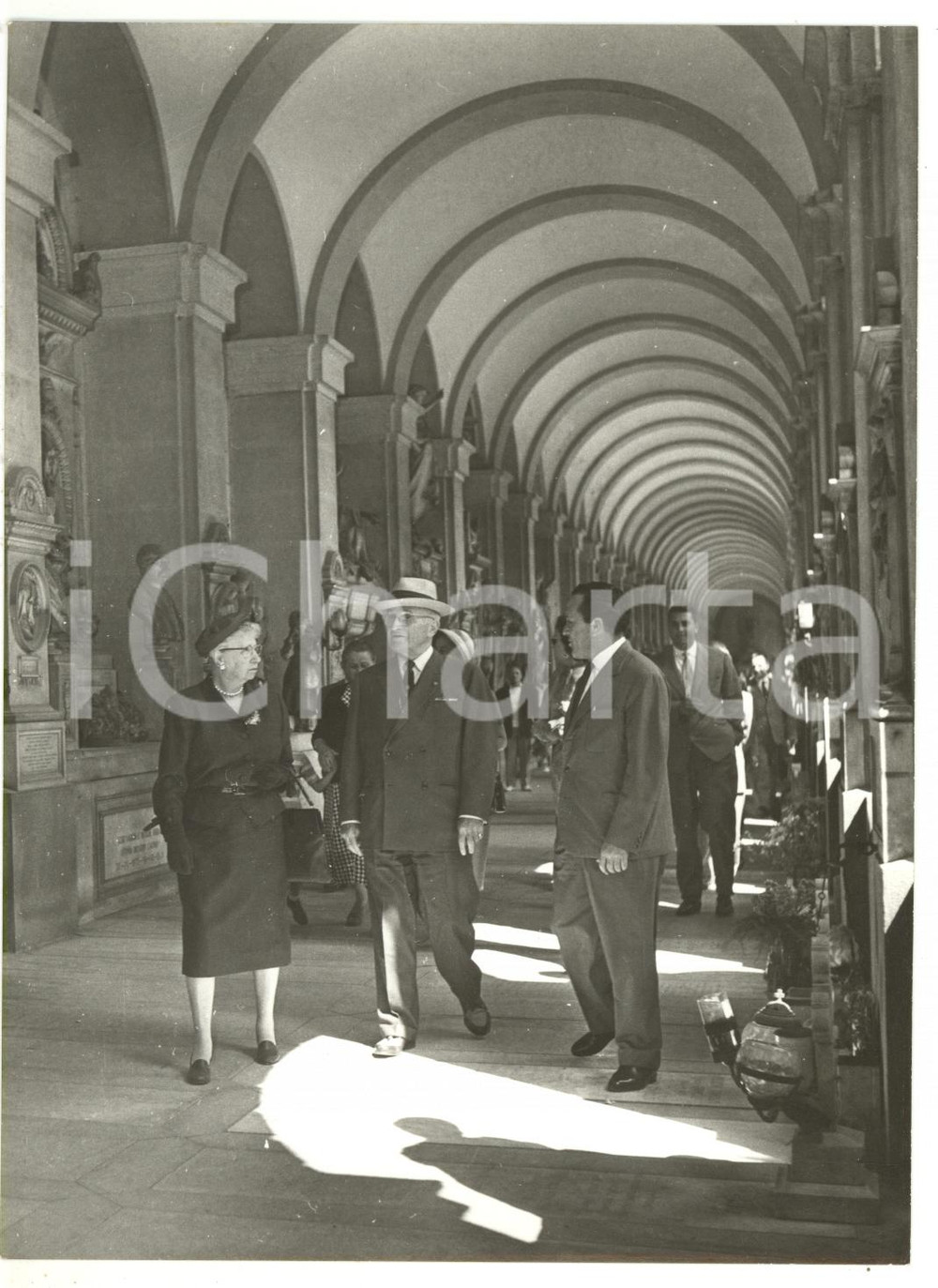 Fotografia d epoca originale 1958 GENOVA Harry TRUMAN in visita al cimitero di STAGLIENO Foto 13x18 1