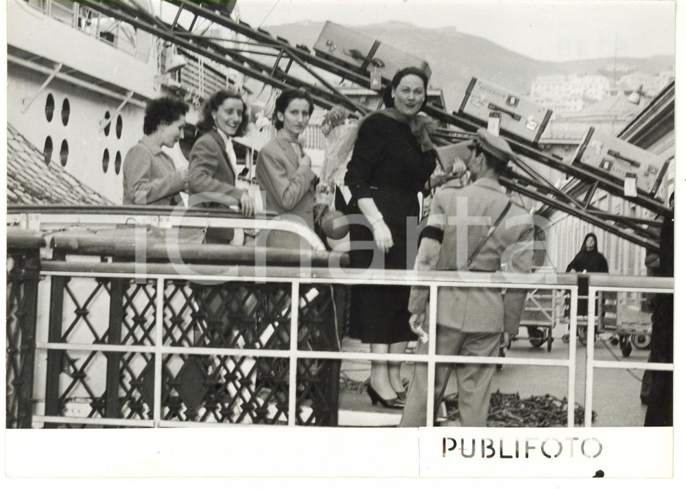 1953 GENOVA - T/N AUGUSTUS Arrivo del soprano Renata TEBALDI *Foto 18x13