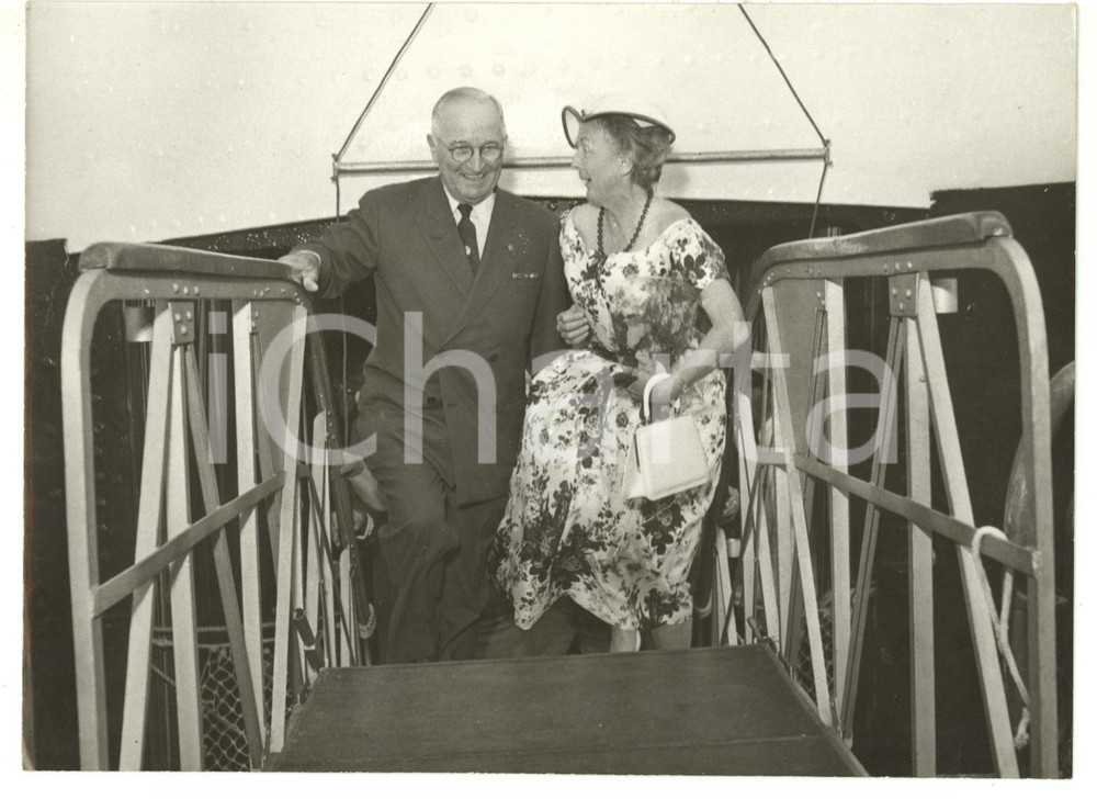 1958 GENOVA - SS INDEPENDENCE Arrivo Harry TRUMAN con la moglie Bess *Foto 18x13