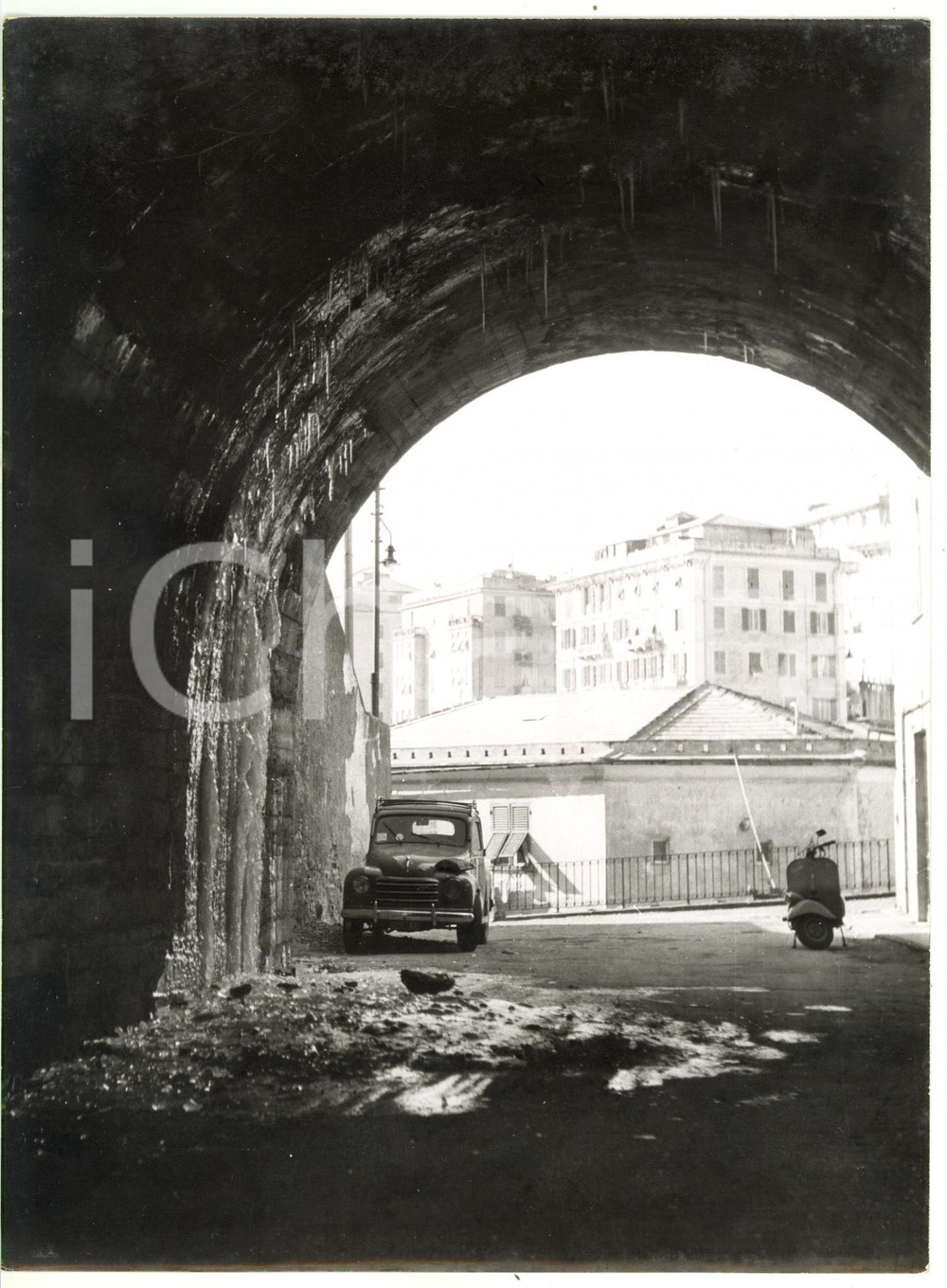 Fotografia d epoca originale 1956 GENOVA Scorcio della città  Fotografia VINTAGE 18x24 1