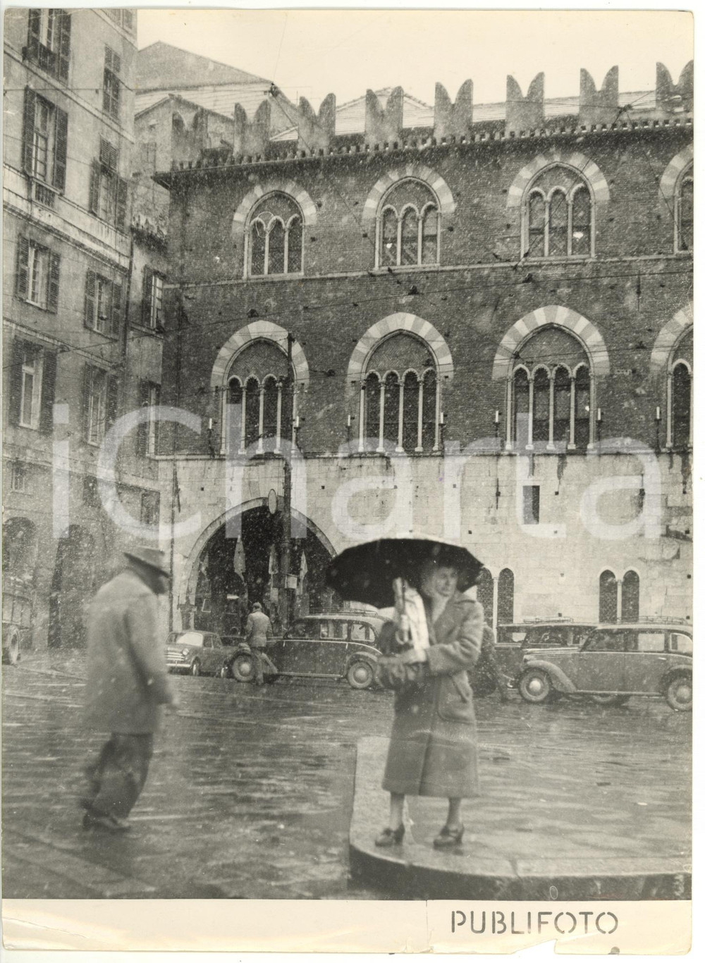 Fotografia d epoca originale 1956 GENOVA Piazza Caricamento sotto un fitta nevicata Foto VINTAGE 1