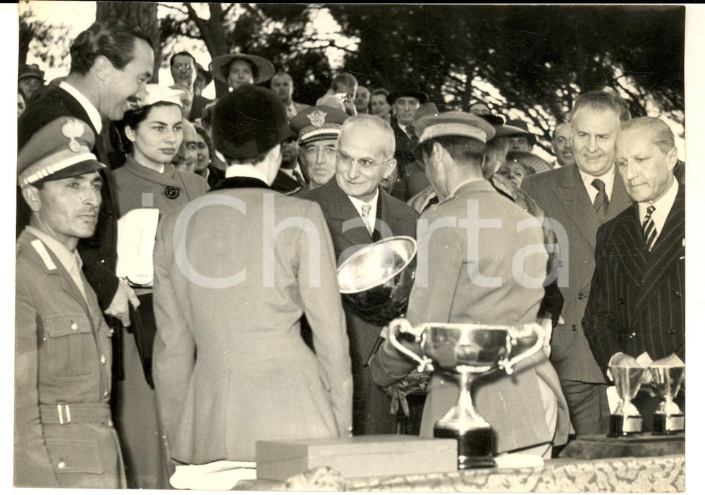 1953 ROMA Gran Premio Nazioni - Premiazione con Luigi EINAUDI e SORAYA di Persia