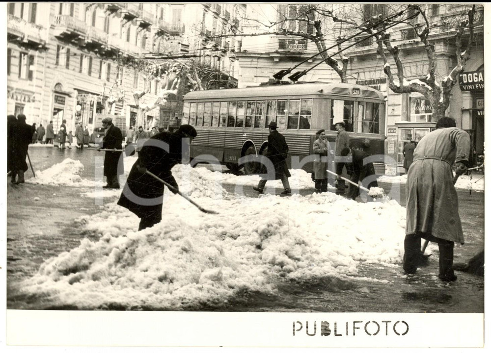 1956 NAPOLI Nevicata eccezionale - Spalatori del Comune al lavoro - Foto 18x13
