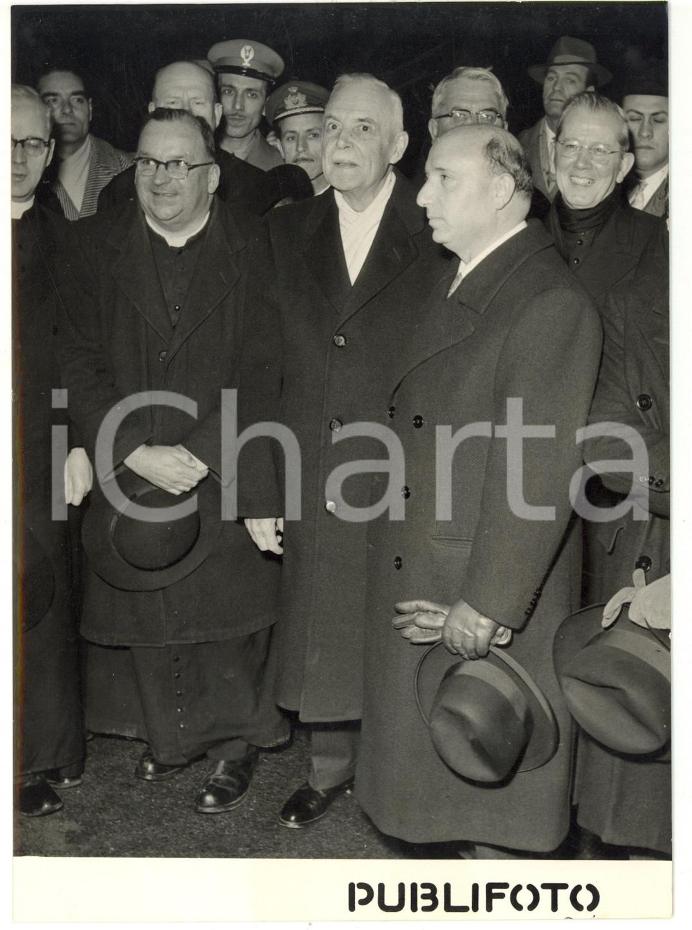 1954 ROMA Mario SCELBA riceve Louis SAINT-LAURENT primo ministro canadese *Foto Fotografia d'epoca, con didascalia coeva al verso. CONDIZIONI: G (ma lieve sovraimpressione)FORMATO: 13x18 cm  originale e autentica 1