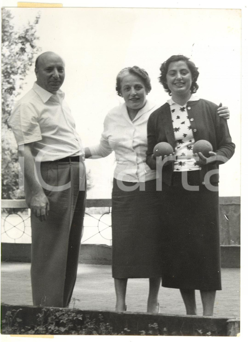 Fotografia d epoca originale 1954 BAVENO Mario SCELBA in vacanza con la famiglia Foto 13x18 cm 1