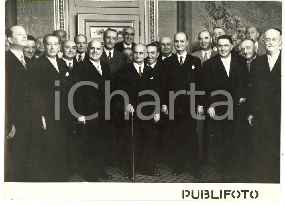 Fotografia d epoca originale 1954 ROMA Luigi EINAUDI riceve i Cavalieri del Lavoro Fotografia 18x13 cm 1