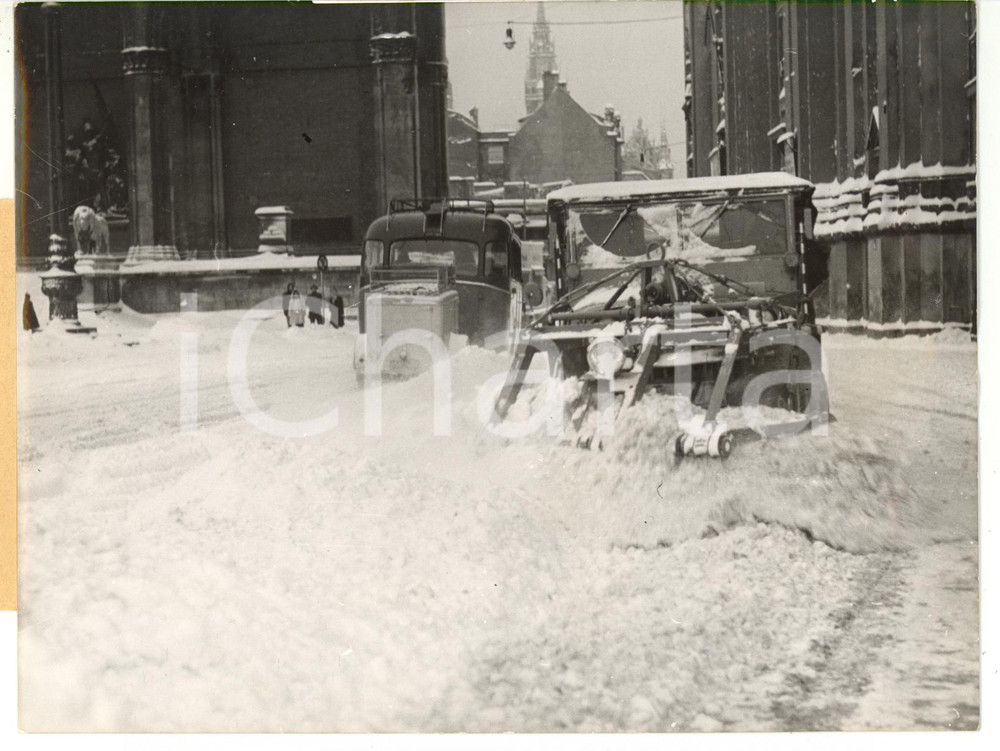 Fotografia d epoca originale 1954 MUNICH A snowplough clearing the street Photo 20x15 1