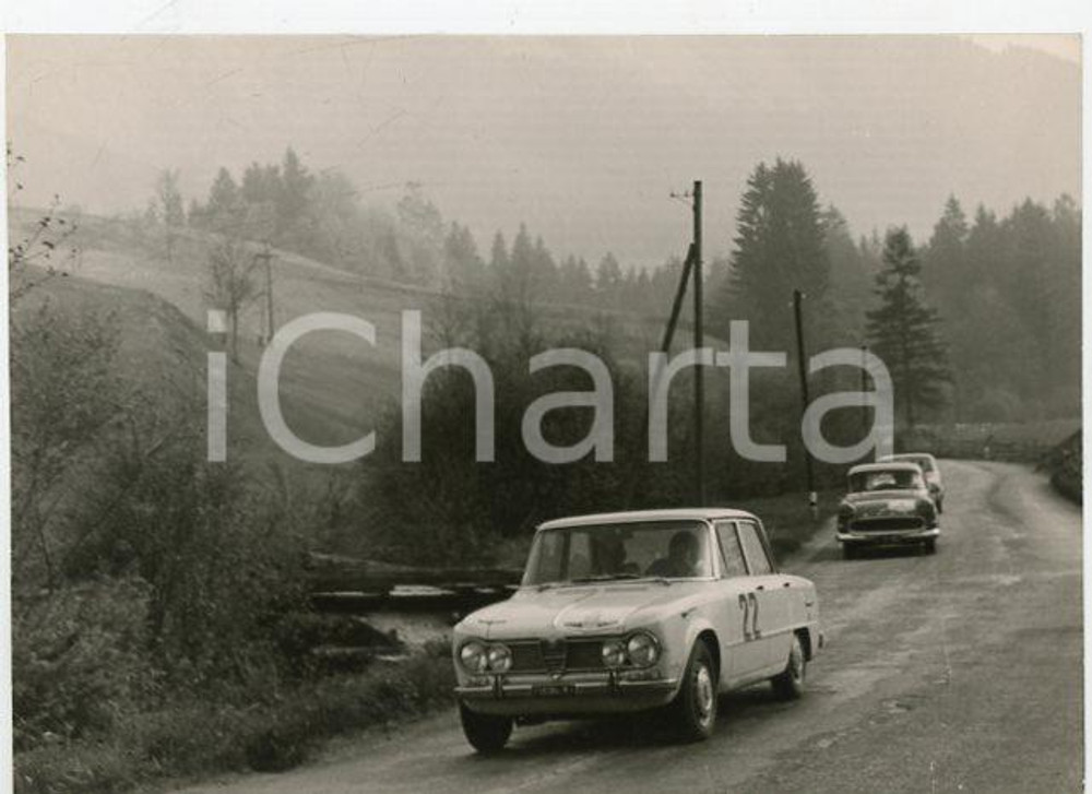 1960 ca ITALIA - RALLY Alfa Romeo Giulia - Scuderia JOLLY CLUB Foto 18x13 cm Fotografia d'epoca.  FAIR/discreto  Formato: 18x13 cm originale e autentica 1