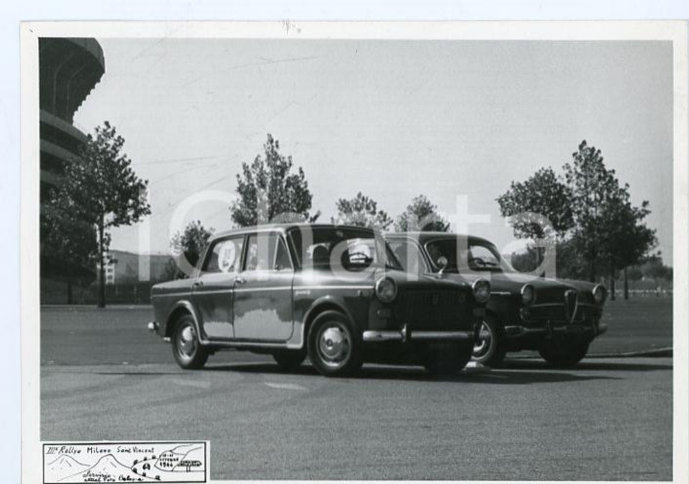 1964 III RALLY MILANO - SAINT VINCENT Alfa Romeo Giulietta FIAT 1100 D Foto Fotografia d'epoca.  FAIR/discreto  Formato: 18x13 cm originale e autentica 1