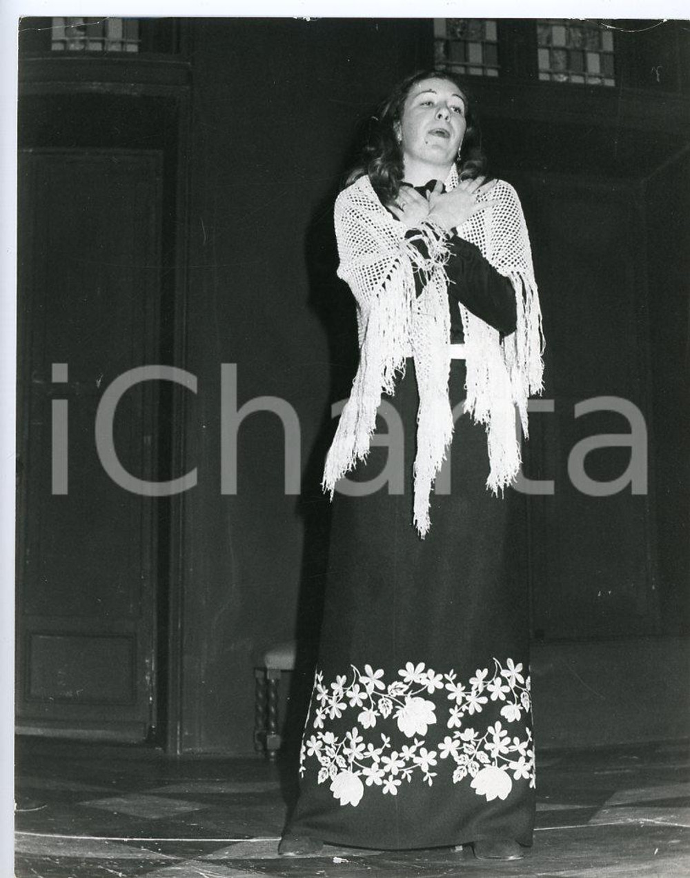 1980 ca MILANO - LIRICA - Soprano Laura MANETTO (1) Foto 21x27 cm Fotografia originale d'agenzia. POOR/danneggiato piegature marginali Formato: 21x27 cm originale e autentica 1