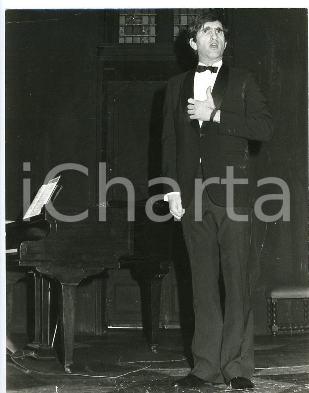 1980 ca MILANO - LIRICA - Baritono Boaz SENATOR - Foto 21x27 cm Fotografia originale d'agenzia. POOR/danneggiato piegature marginali Formato: 21x27 cm originale e autentica 1