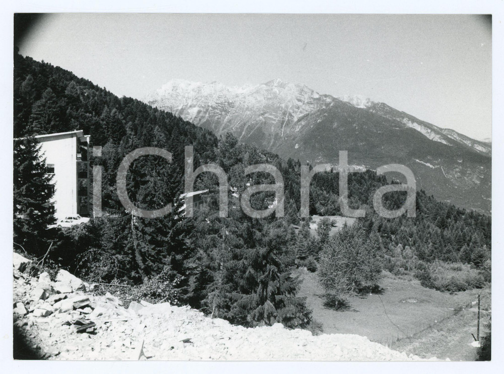 1982 FAI DELLA PAGANELLA Frazione SANTEL Panorama - Foto 18x13 cm Fotografia d'epoca con didascalia manoscritta al verso.  FAIR/discreto Lievi smussature agli angoli Formato: 18x13 cm originale e autentica 1