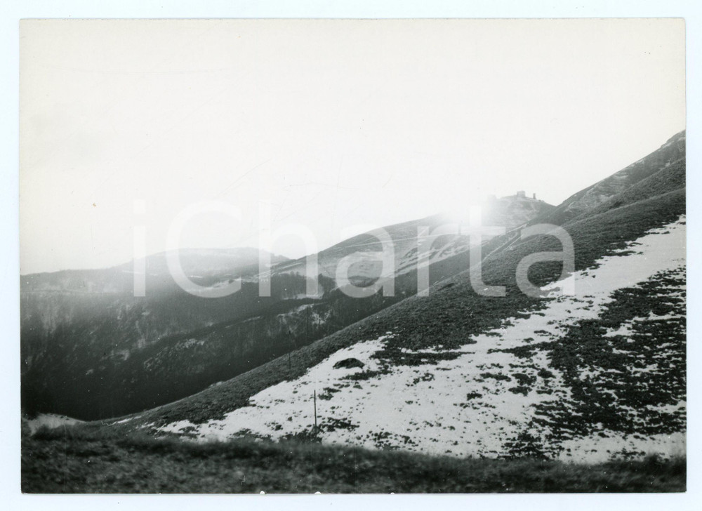 1976 RIETI Massiccio del Terminillo - Pian de' Valli e Campoforogna - Foto 18x13 Fotografia d'epoca con didascalia manoscritta al verso.  FAIR/discreto Lievi smussature agli angoli, lievi difetti di stampa Formato: 18x13 cm originale e autentica 1