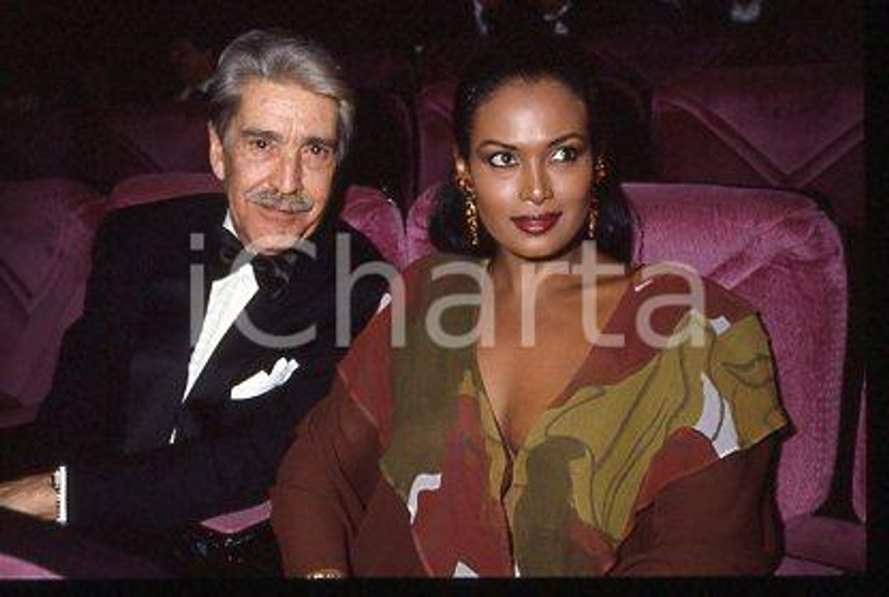 Franco CRISTALDI Zeudi ARAYA - COSTUME 1990 ca * 35 mm vintage slide 1