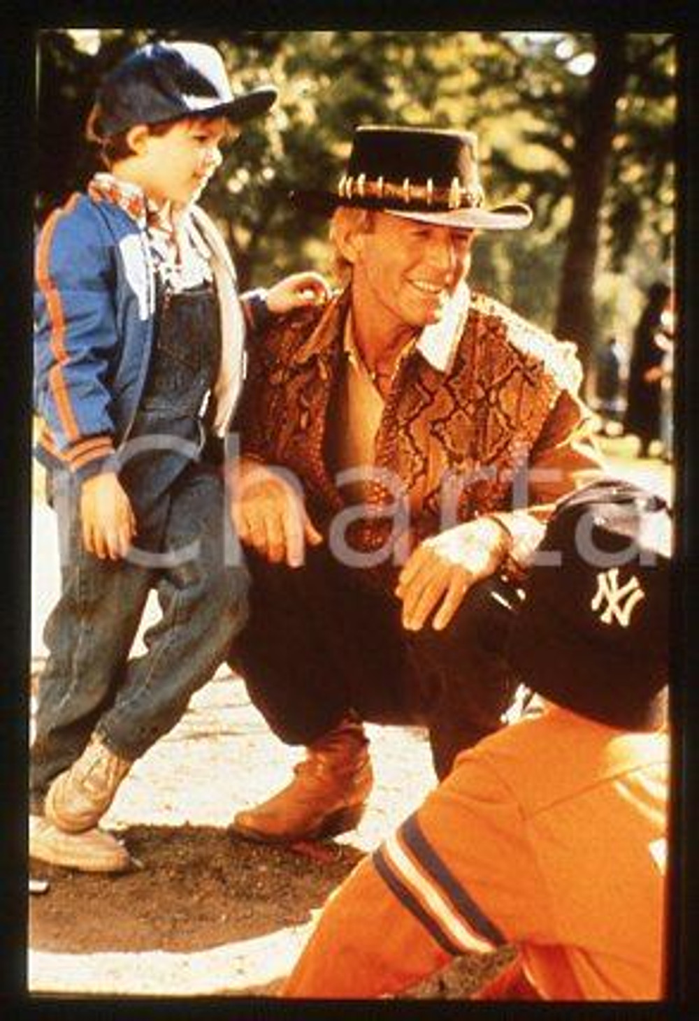 Paul HOGAN - CINEMA Crocodile Dundee II Actor 1988 * 35 mm vintage slide 6