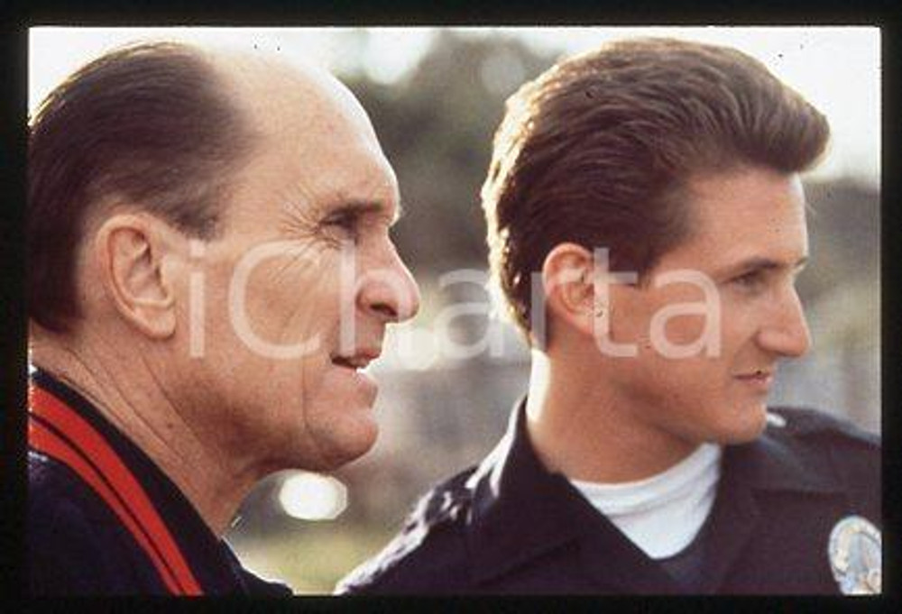 Robert DUVALL Sean PENN - CINEMA Colors 1988 * 35 mm vintage slide 3