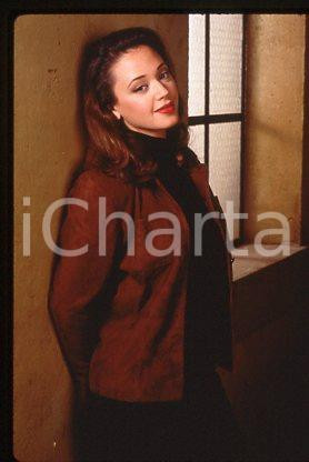 Leah REMINI - CINEMA Fired Up American actress 1997 ca * 35 mm vintage slide 1