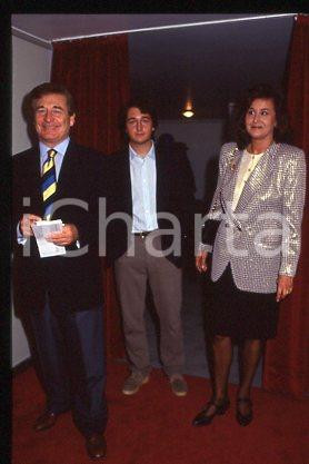 Ugo PAGLIAI Paola GASSMAN con figlio - ITALIA 1995 ca * 35 mm vintage slide 1