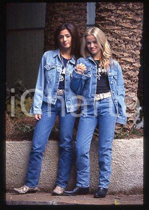 PAOLA & CHIARA - SANREMO Pop duo Costume 1996 * 35 mm vintage slide 3