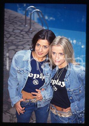 PAOLA & CHIARA - SANREMO Pop duo Costume 1996 * 35 mm vintage slide 7