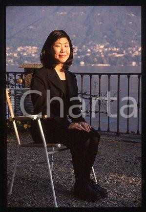 Banana YOSHIMOTO - LAGO DI COMO Scrittrice Costume 1993ca *35mm vintage slide 19