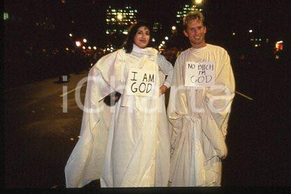 GREENWICH VILLAGE HALLOWEEN PARADE - Costumes 1997 * 35 mm vintage slide 12