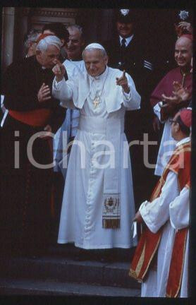 POPE JOHN PAUL II and Cardinal Basil HUME - LONDON 1982 * 35 mm vintage slide 8