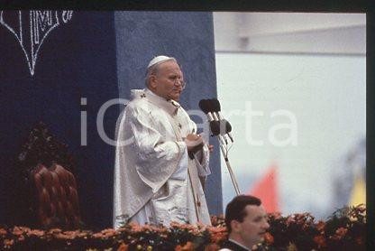 POPE JOHN PAUL II - IRELAND Greets the crowd 1979 * 35 mm vintage slide 27